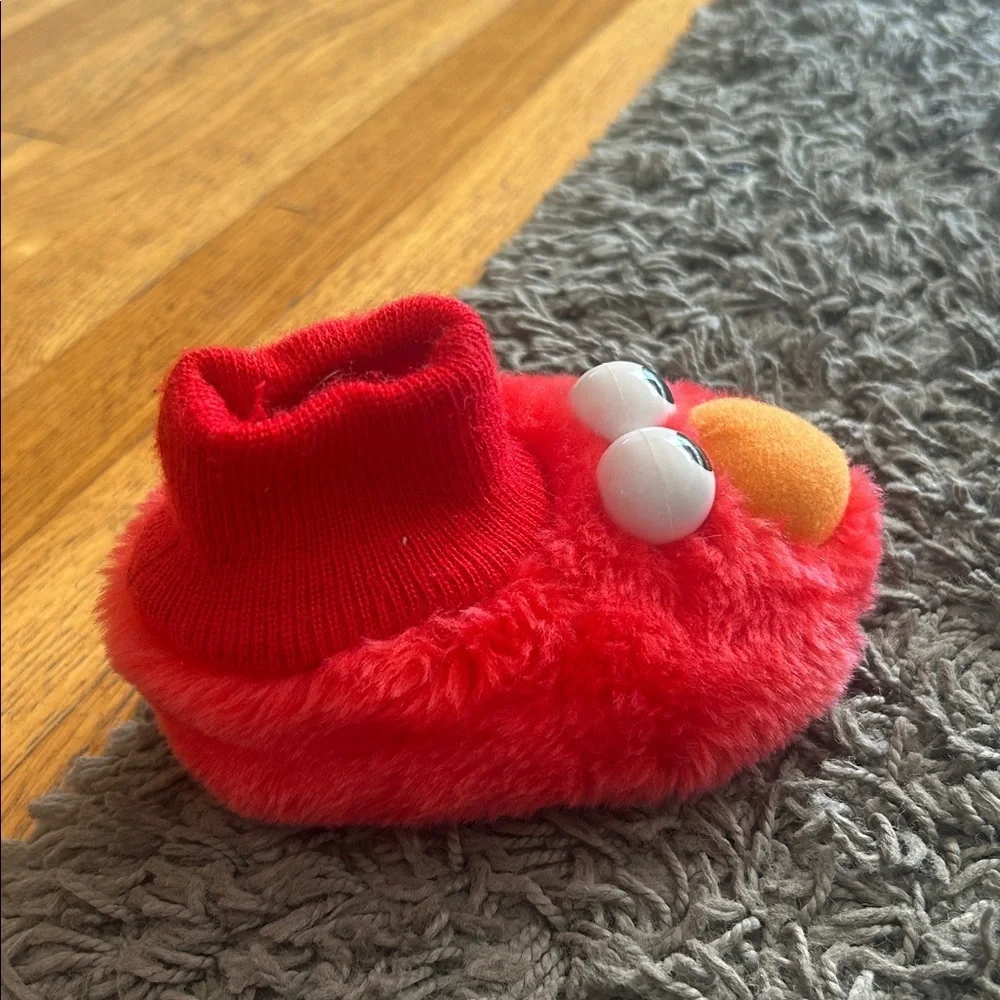 ELMO and Cute Animal Character Slippers Bundle Baby Size 3-4